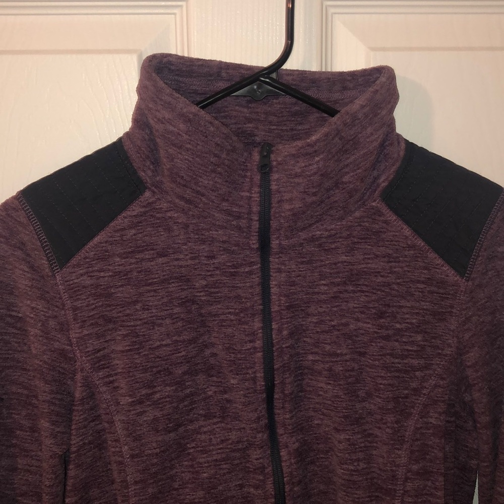 Zip up - Picture 2 of 5